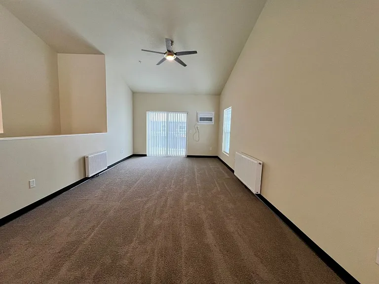 735 Meridian Dr — Photo 10