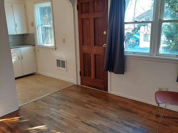 3rd image of 8725 Shore Pl NW