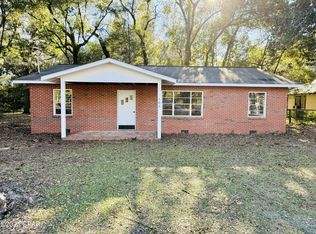 101 Live Oak Ave, Defuniak Springs, FL 32435