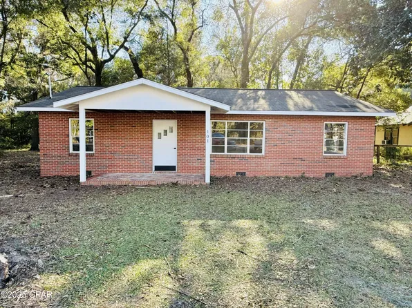 101 Live Oak Ave, Defuniak Springs, FL 32435