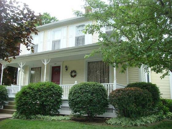 1st image of 227 W Jefferson St