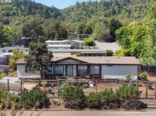 3580 NW Broad St, Roseburg, OR 97471