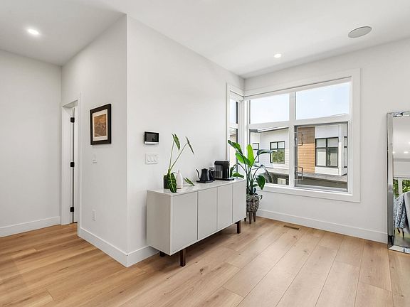 5th image of 3075 160th St #7