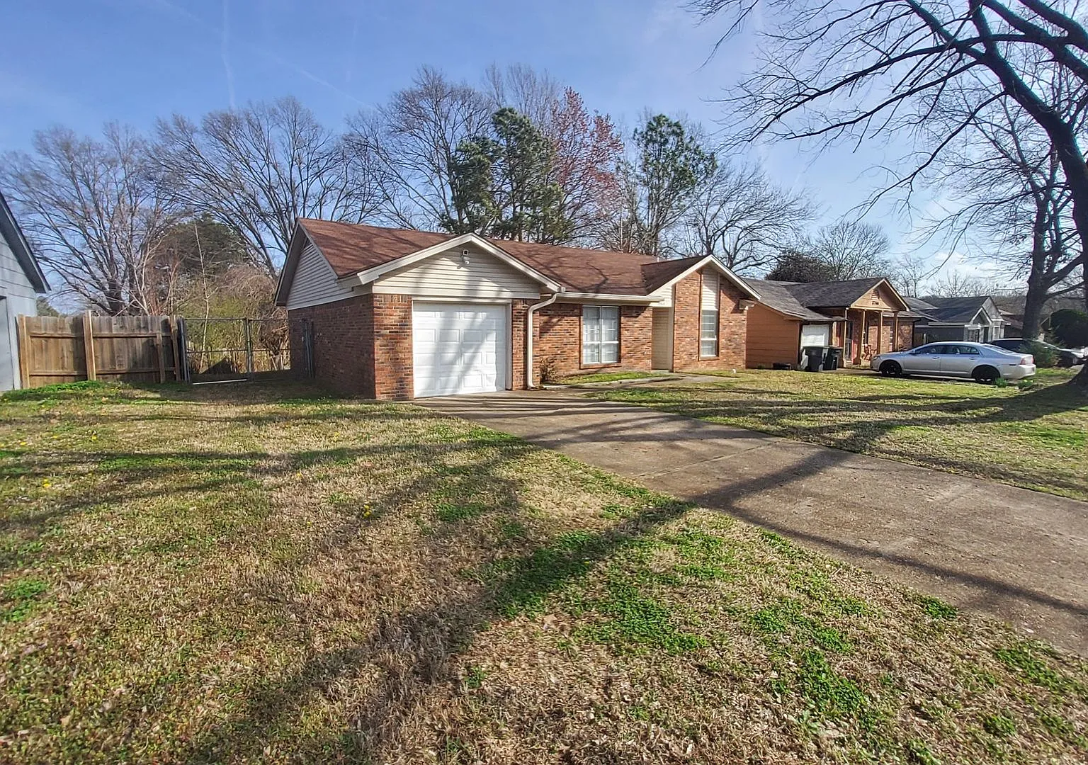 Welcome to 3760 Saint Elmo Ave! — Photo 2