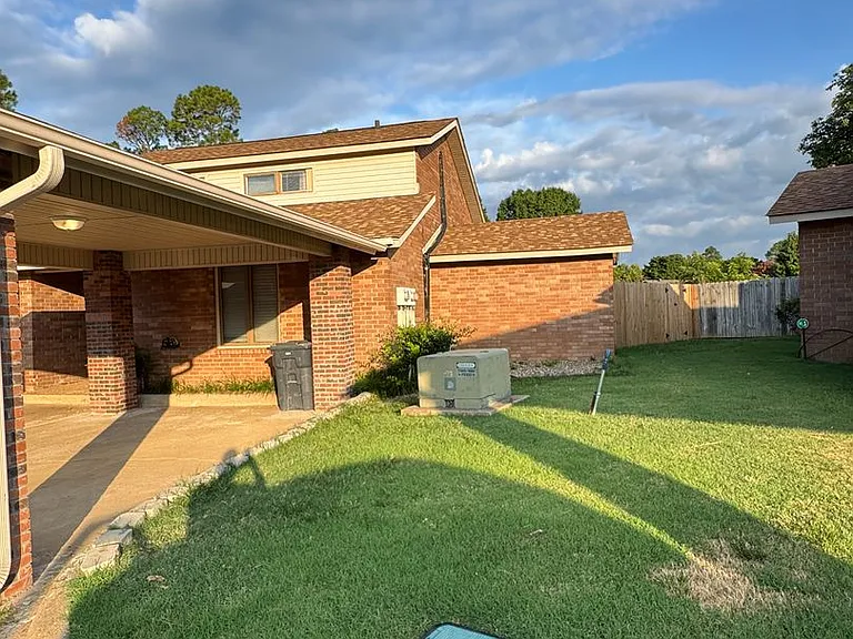 2711 Greenbriar Dr #A — Photo 29
