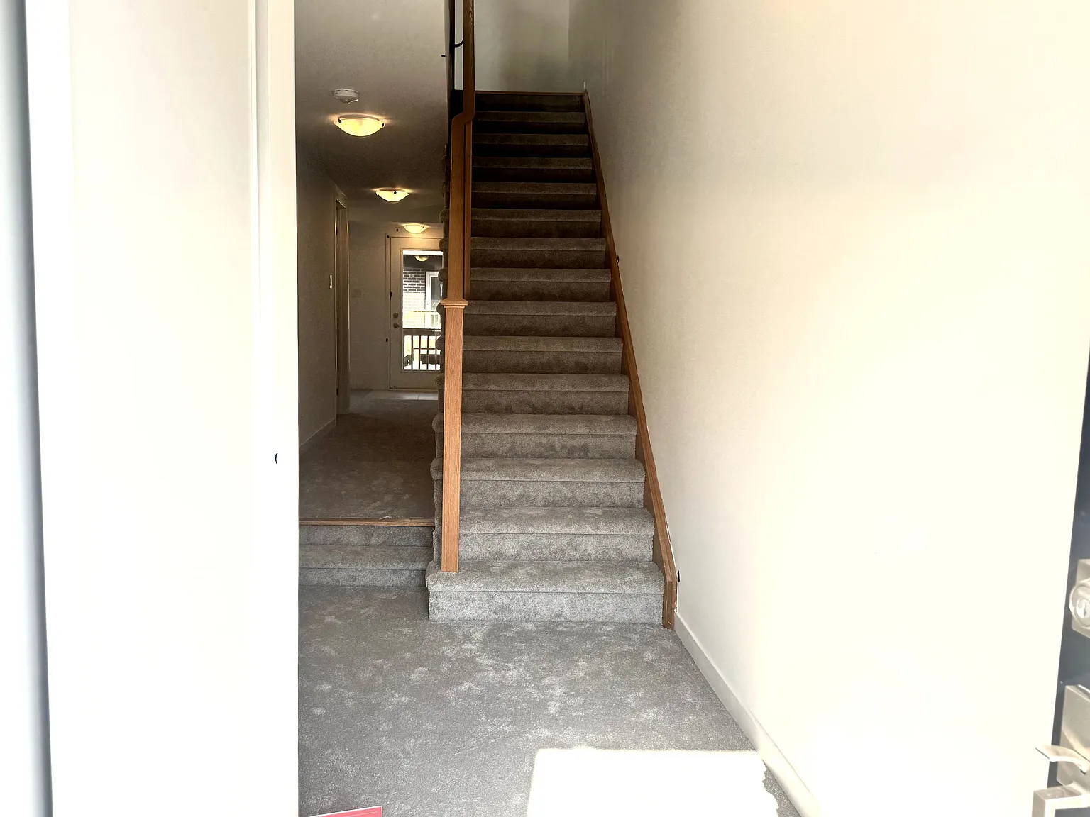 3 bed, $3,000 — Photo 2