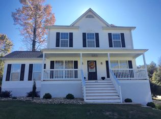 906 43rd Avenue Ct NE, Hickory, NC 28601