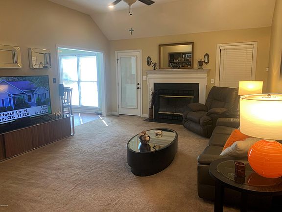 4th image of 212 Heath Dr N