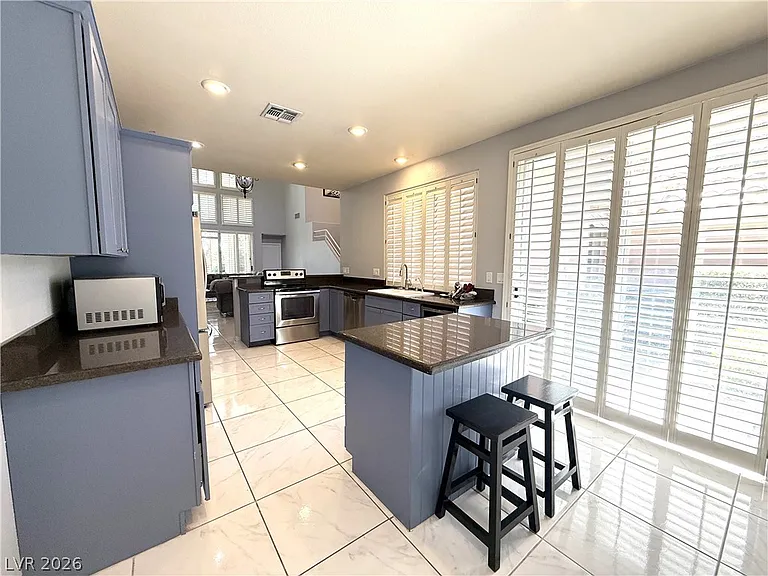 8521 Heather Downs Dr — Photo 3
