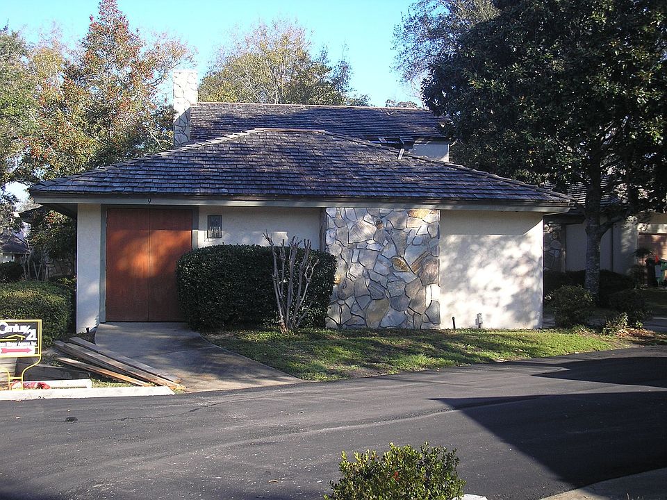 view of the detached garage