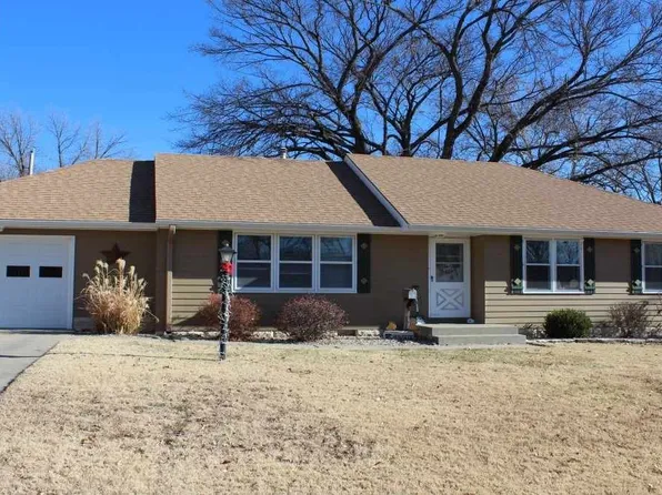 905 S Madison St, Junction City, KS 66441