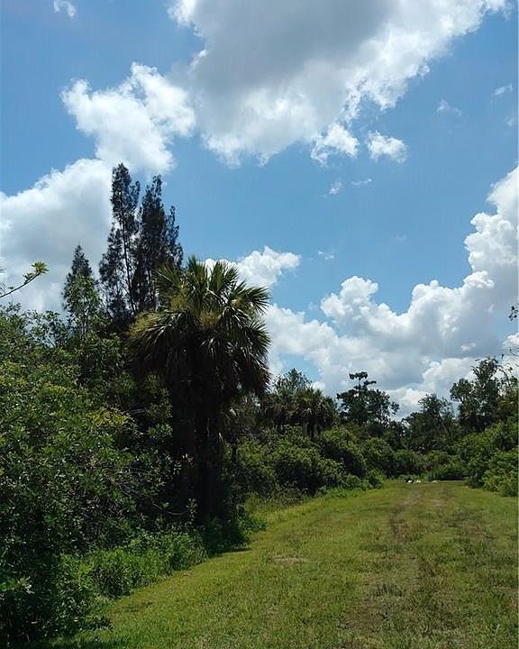 2nd image of 40 Avenue Se Lot 2