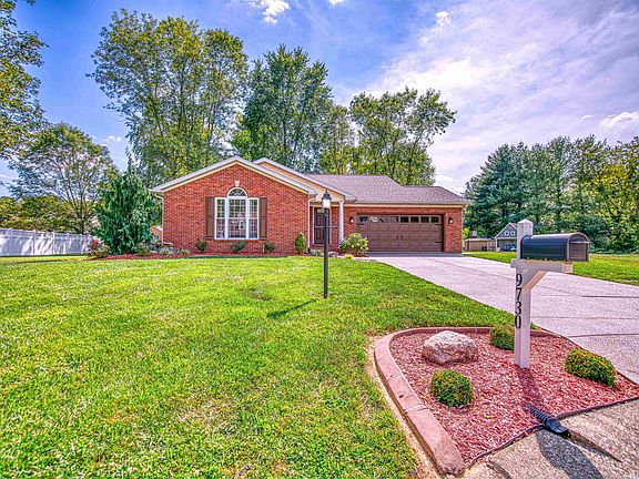 4th image of 9730 Lakebrook Ct