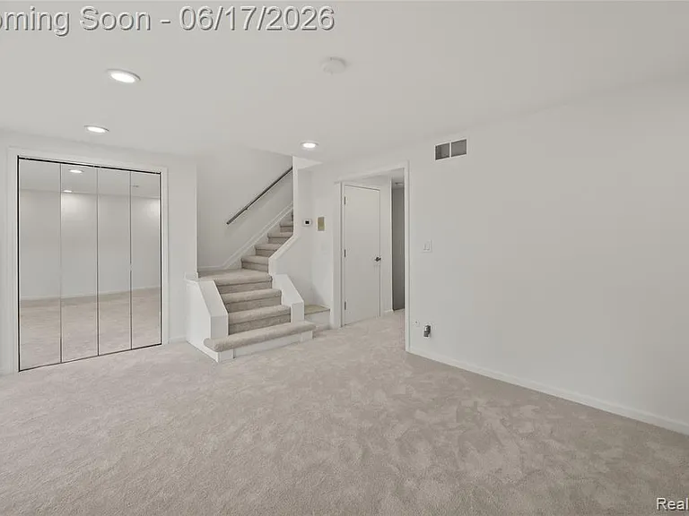 511 Brookside Ave — Photo 19