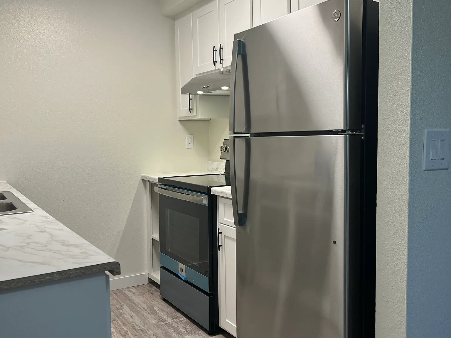 3 bed, 1.5 bath, 1015 sqft, $2,245 — Photo 2