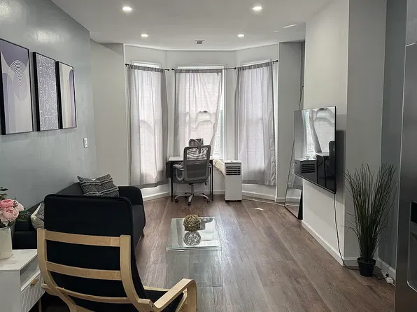 256 5 Fairmount Avenue image 3 of 7