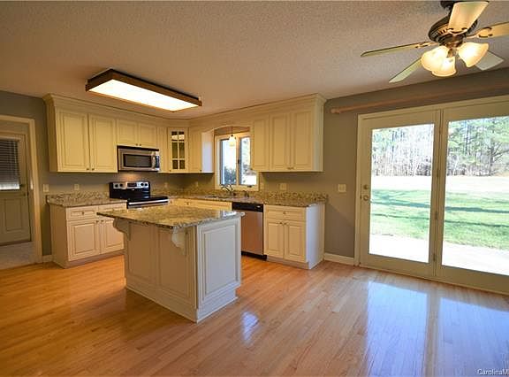 4th image of 650 Timberlane Trl
