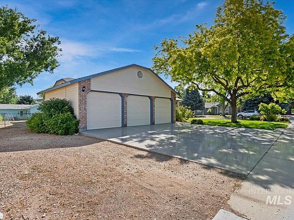 2nd image of 2414 Wildflower Dr
