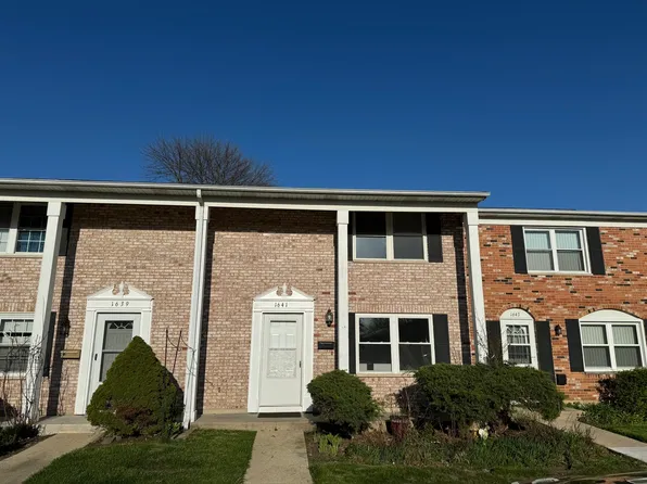 1641 McKool Ave, Streamwood, IL 60107