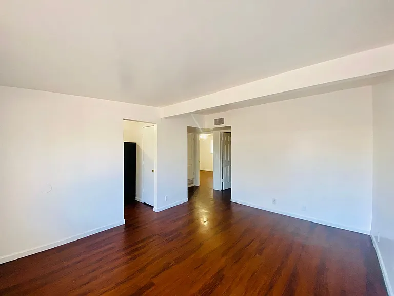 Fairmount-4215 — Photo 7