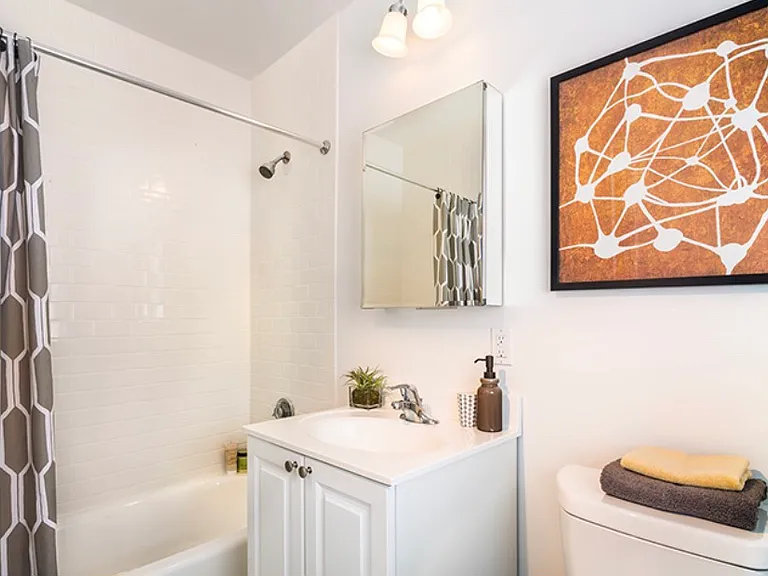 200 Independence Dr #2 — Photo 3