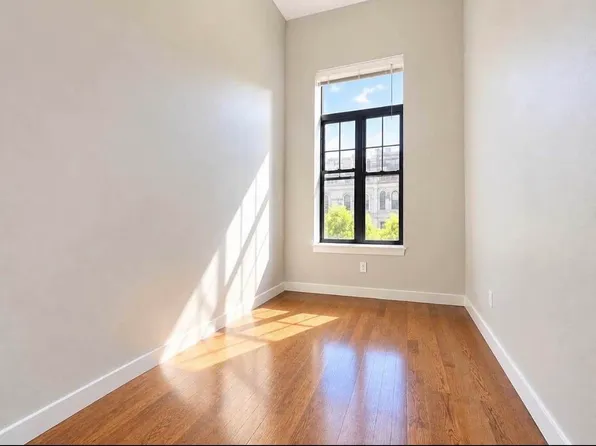 241 Jefferson Street image 1 of 7
