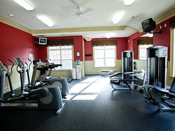 24/7 Fitness Studio