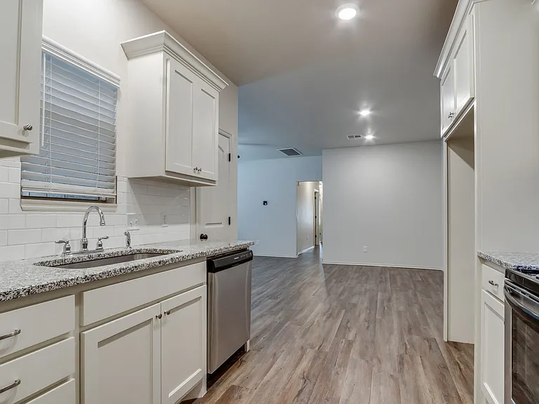 412 Chalk Hill Ct — Photo 20