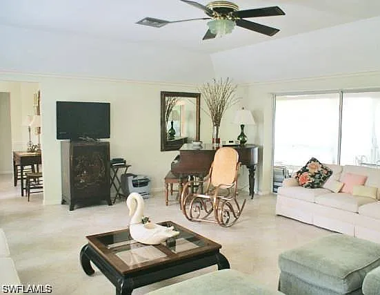 320 Gulf Shore Blvd S — Photo 16
