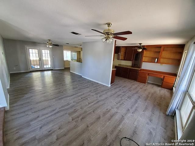 2nd image of 4206 Valley Pike St