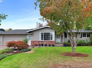 99 Wedgewood Dr, Eugene, OR 97404