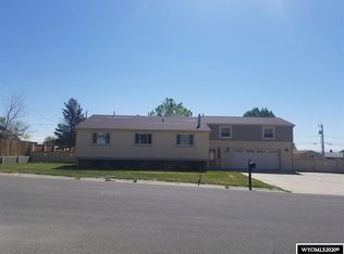 1517 Nevada St, Rawlins, WY 82301
