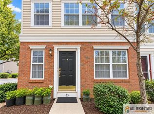 23 Giera Ct, Parlin, NJ 08859