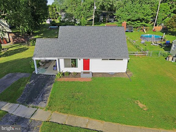 3rd image of 141 Stony Brook Dr