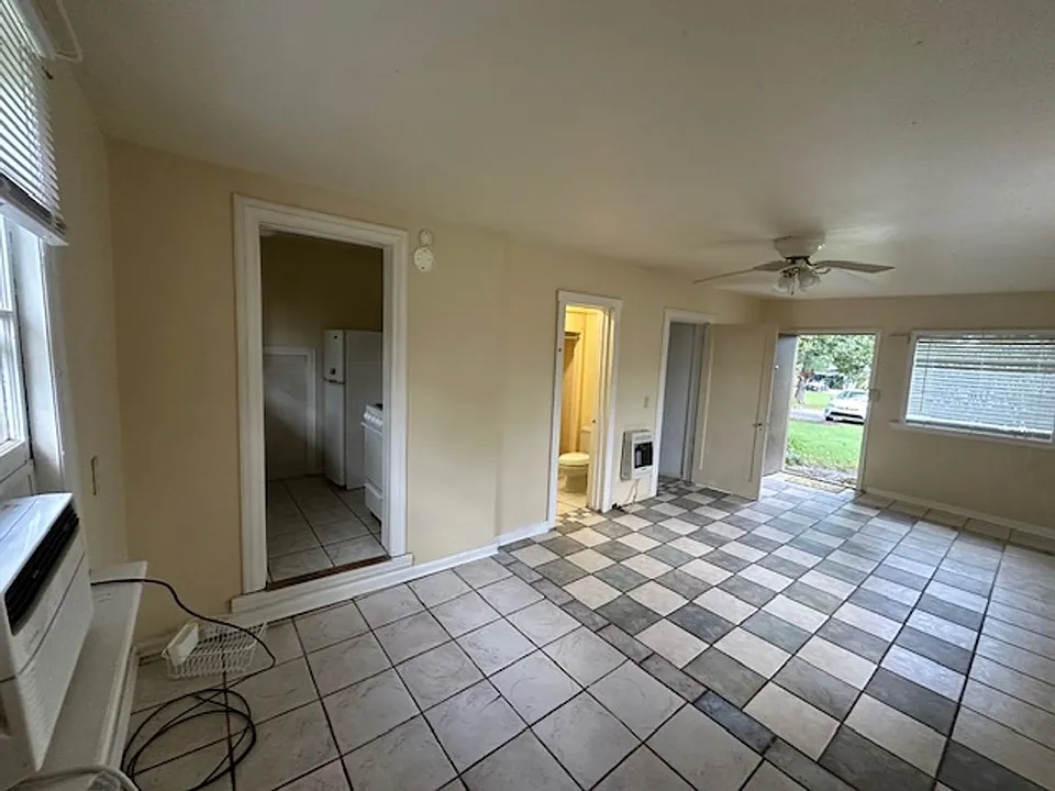 700 N Anna Pl #1-9