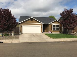 1010 Rolling Hills Rd, Roseburg, OR 97471