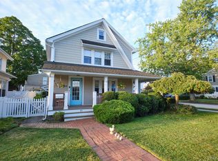 80 Oak St, Lynbrook, NY 11563