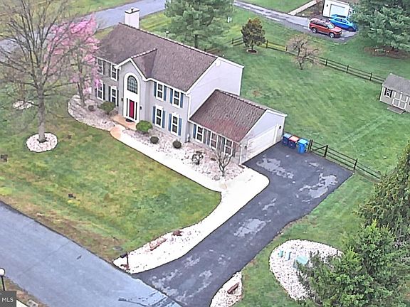 5th image of 408 Maplewood Dr