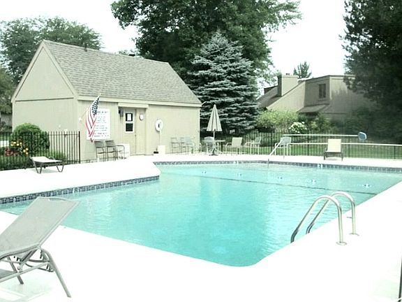 2nd image of 2365 Bay Woods Ct