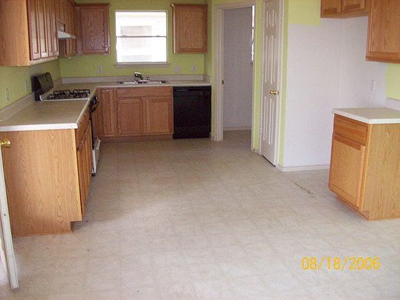 Kitchen / Dining