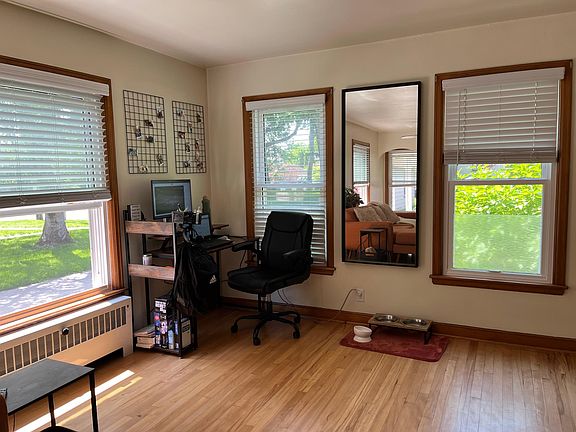 4th image of 2152 Ludington Ave