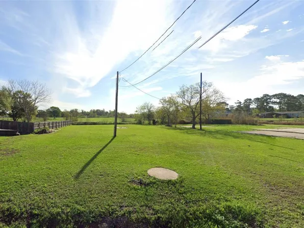 425 Blueberry St, Bridge City, TX 77611