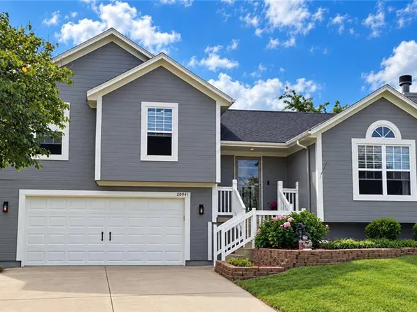 20941 W 226th St, Spring Hill, KS 66083