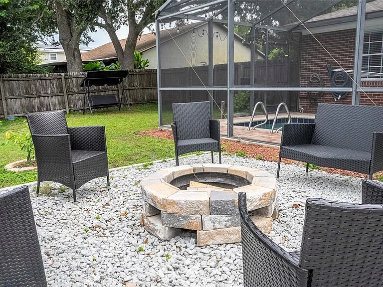 1594 Frances St — Photo 56