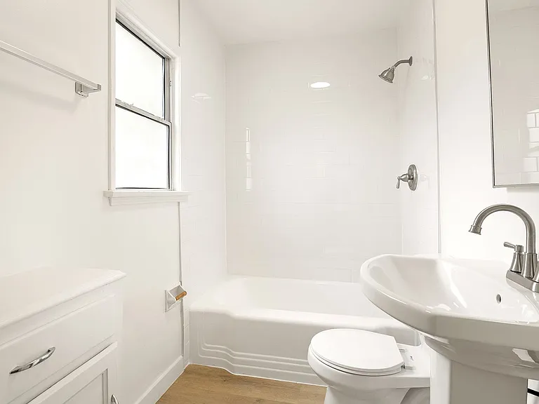 10820-10822 Bloomfield St — Photo 16
