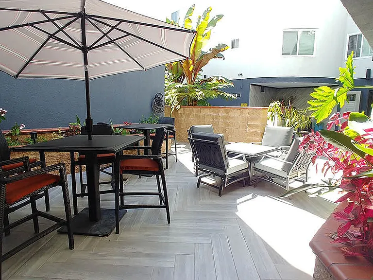 Villa De Adel Apts — Photo 19