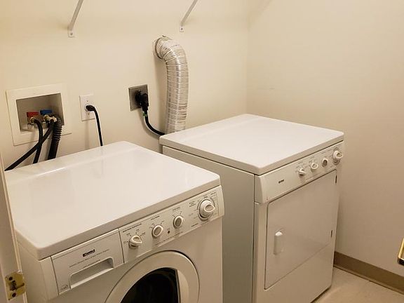 5th image of 627 N Market St APT 301