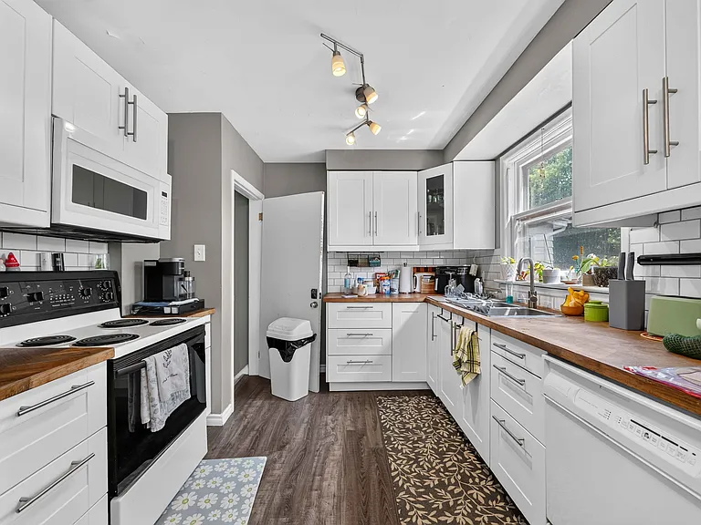 772 Netherlands Pl — Photo 6