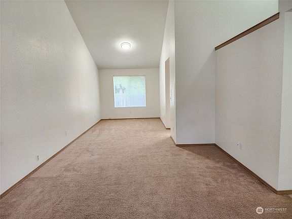 5th image of 4104 Stikes Drive SE