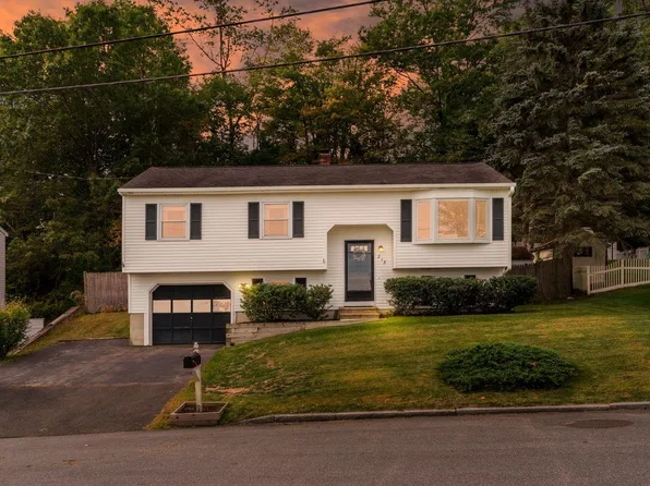 215 Patricia Lane, Manchester, NH 03104
